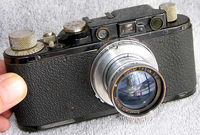 Figure x: Leica II, introduced in 1932